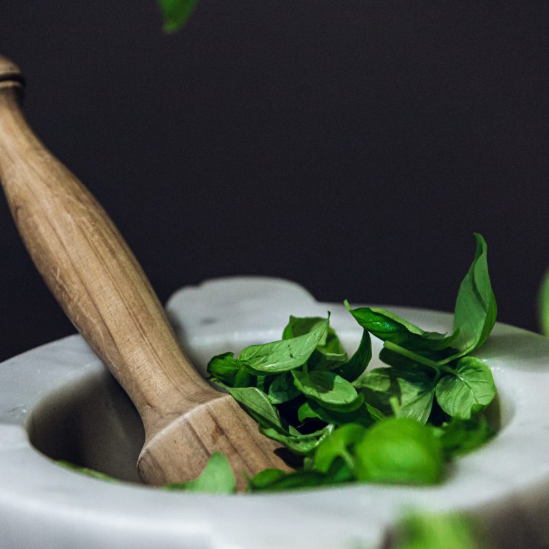© CREATTIVANDO.COM - ingredienti - 5 - basilico e mortaio